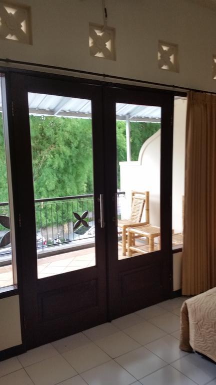 Tempatku Indonesian Restaurant And Rooms スンギギ エクステリア 写真