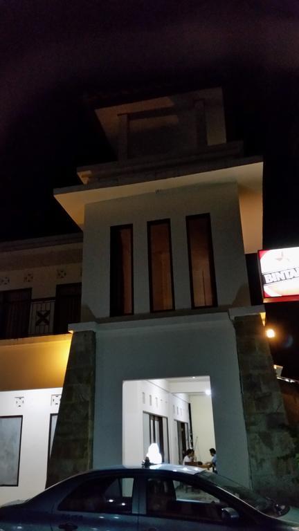 Tempatku Indonesian Restaurant And Rooms スンギギ エクステリア 写真