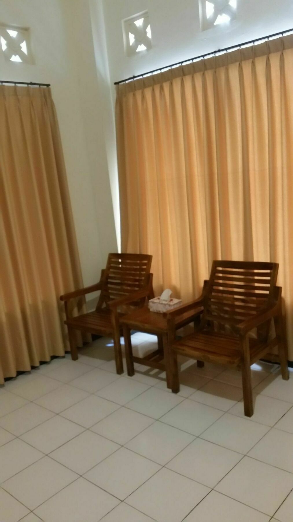 Tempatku Indonesian Restaurant And Rooms スンギギ エクステリア 写真