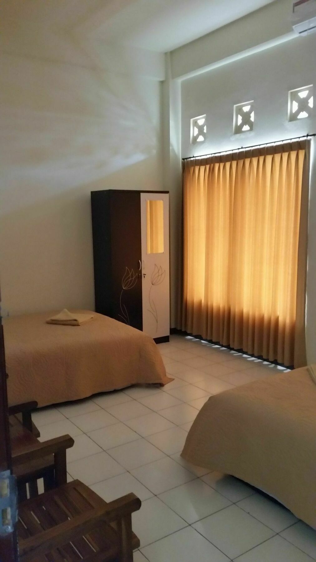 Tempatku Indonesian Restaurant And Rooms スンギギ エクステリア 写真